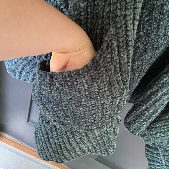 POL Green Oversized Cardigan Sweater — Size Small - Picture 3 of 4